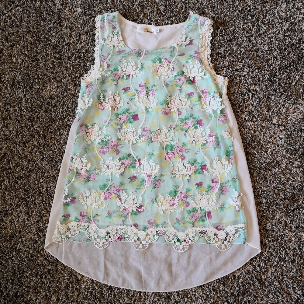 NWOT Floral Flowy Blouse Top
